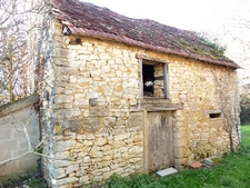 CORPS DE FERME A RESTAURER EN POSITION DOMINANTE, AUX PORTES 18