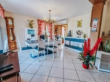 CONTEMPORAINE STYLE QUERCYNOIS AVEC PIGEONNIER  avec ESPACE  18
