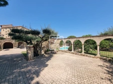 Superbe propriété de caractère au coeur de Sorède, vue sur l 9