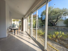Volume et lumière pour cette très agréable habitation de pla 13