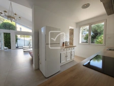 Volume et lumière pour cette très agréable habitation de pla 9