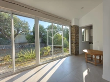 Volume et lumière pour cette très agréable habitation de pla 14