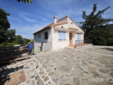 Belle situation pour cette propriété de 3 niveaux de 73m2 ch 3