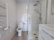 Volume et lumière pour cette très agréable habitation de pla 16