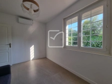 Volume et lumière pour cette très agréable habitation de pla 20