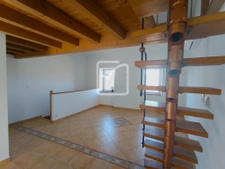 Maison de village rénovée avec terrasse et terrain non atten 8