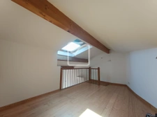 Maison de village rénovée avec terrasse et terrain non atten 10