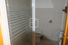 BEL APPARTEMENT PLAIN PIED AU REZ DE CHAUSSEE AVEC COUR COMM 9