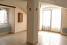 BEL APPARTEMENT PLAIN PIED AU REZ DE CHAUSSEE AVEC COUR COMM 1