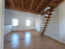 Maison de village rénovée avec terrasse et terrain non atten 3
