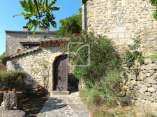Maison ancienne de caractère au charme d'antan préservé avec 1