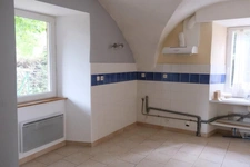 BEL APPARTEMENT PLAIN PIED AU REZ DE CHAUSSEE AVEC COUR COMM 3