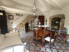 Maison ancienne de caractère au charme d'antan préservé avec 3