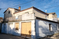 Maison 3 logements, terrasse, garage et place de parking 23