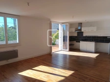 Maison 3 logements, terrasse, garage et place de parking 2