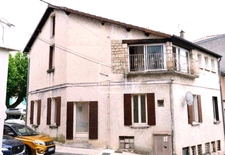 Grande maison de 177 m2 composée de 2 appartements, proche c 9