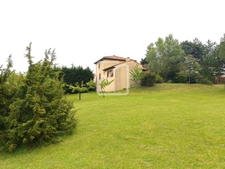 Villa 4 chambres avec joli terrain + lot constructible 26