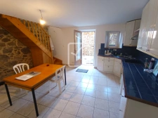 Maison de village rénovée avec terrasse et terrain non atten 5