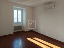 Maison 3 logements, terrasse, garage et place de parking 15