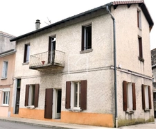 Grande maison de 177 m2 composée de 2 appartements, proche c 5