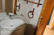 BEL APPARTEMENT PLAIN PIED AU REZ DE CHAUSSEE AVEC COUR COMM 4