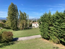 Villa 4 chambres avec joli terrain + lot constructible 22