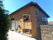 Maison de village rénovée avec terrasse et terrain non atten 2