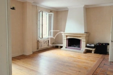 Grande maison de 177 m2 composée de 2 appartements, proche c 1