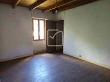 Maison à rénover sur terrain de 1050 m2    10