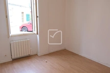 Grande maison de 177 m2 composée de 2 appartements, proche c 15