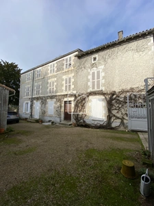  MAISON DE CARACTERE 260M2 A RENOVER PAMPROUX 2