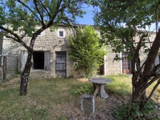 Maison de caractère spacieuse à rénover