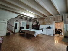 Maison en pierre à Tusson