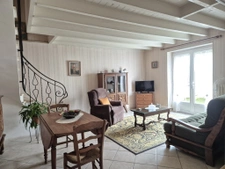 Charmante maison en plein coeur d'Aigre   Idéalement située !