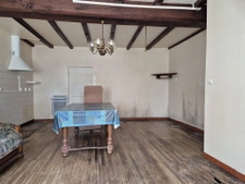 Maison à rénover à 8 min du village d'Aigre