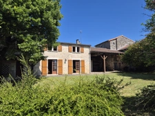 Maison familiale ou projet de gîtes à 5 min de Ruffec