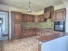 Maison de caractère spacieuse à rénover