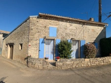 Charmante maison en pierre au coeur du village