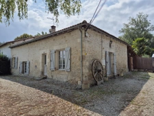 La Rochefoucauld   À seulement 1 km du centre-ville