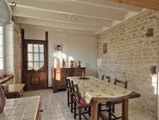 Maison familiale en plein centre de Mansle