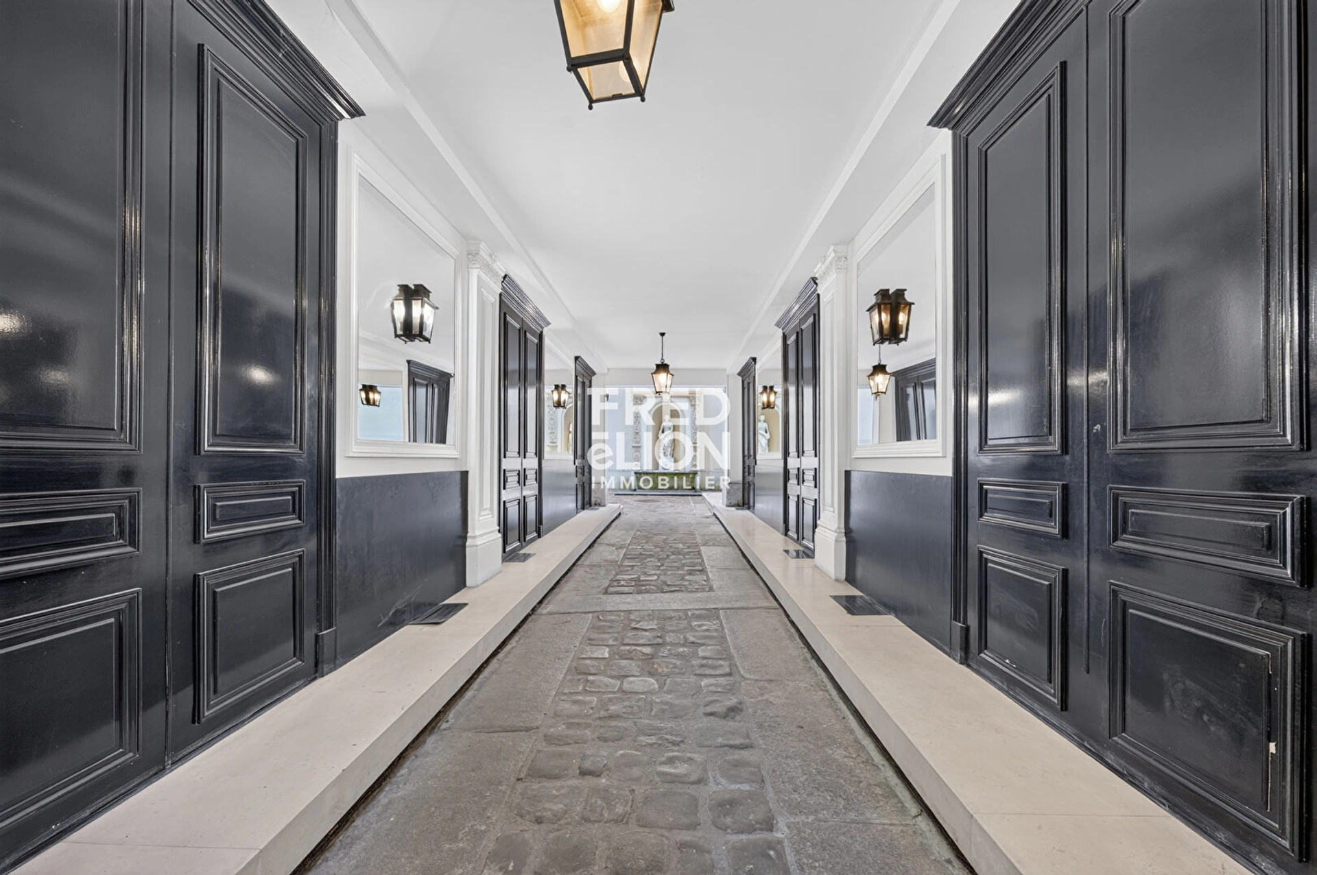 PARIS 6 EME - SAINT-ANDRE DES ARTS - 2 pièce(s) 60.2 m2 10