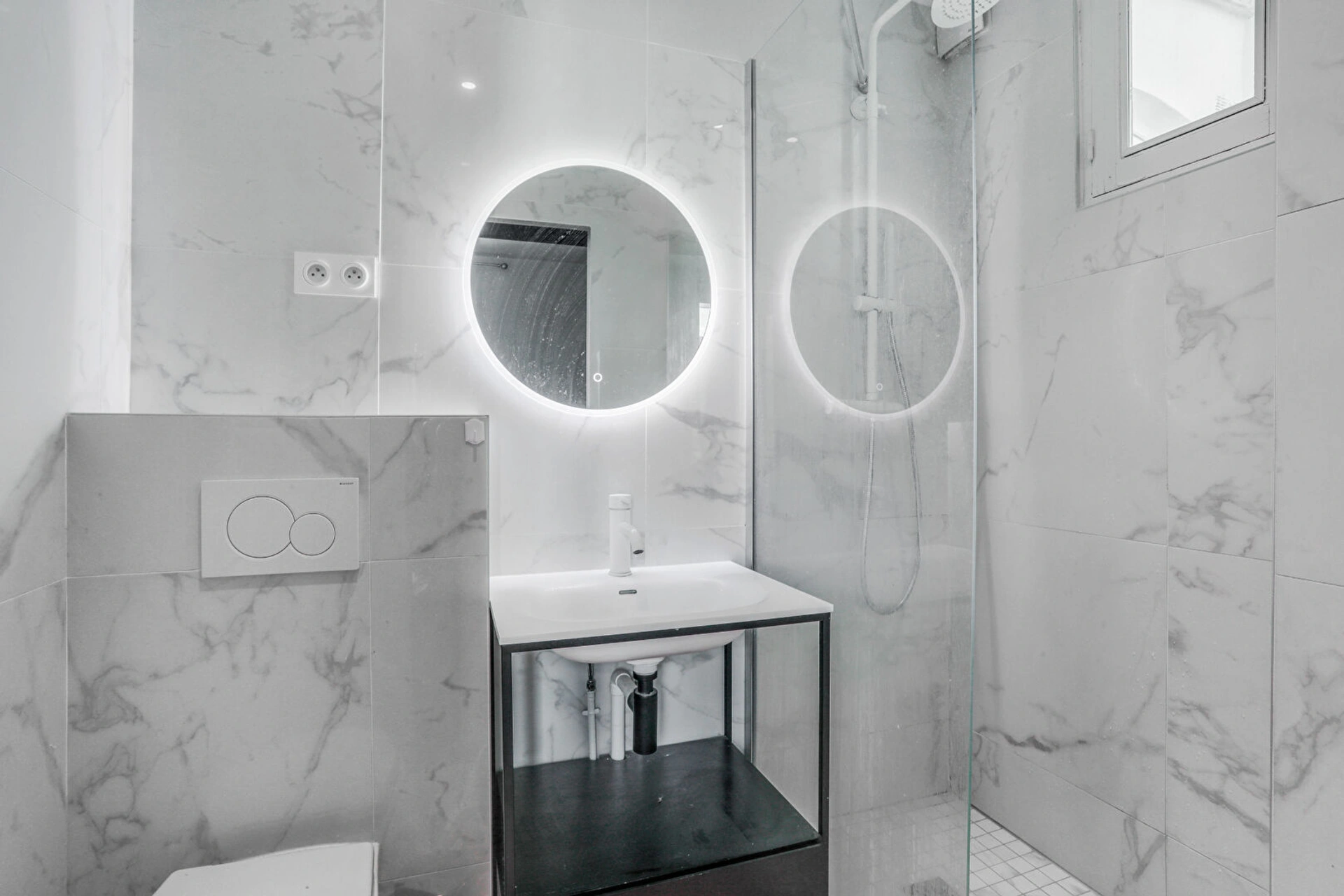 PARIS 18 - RUE CONSTANCE 9