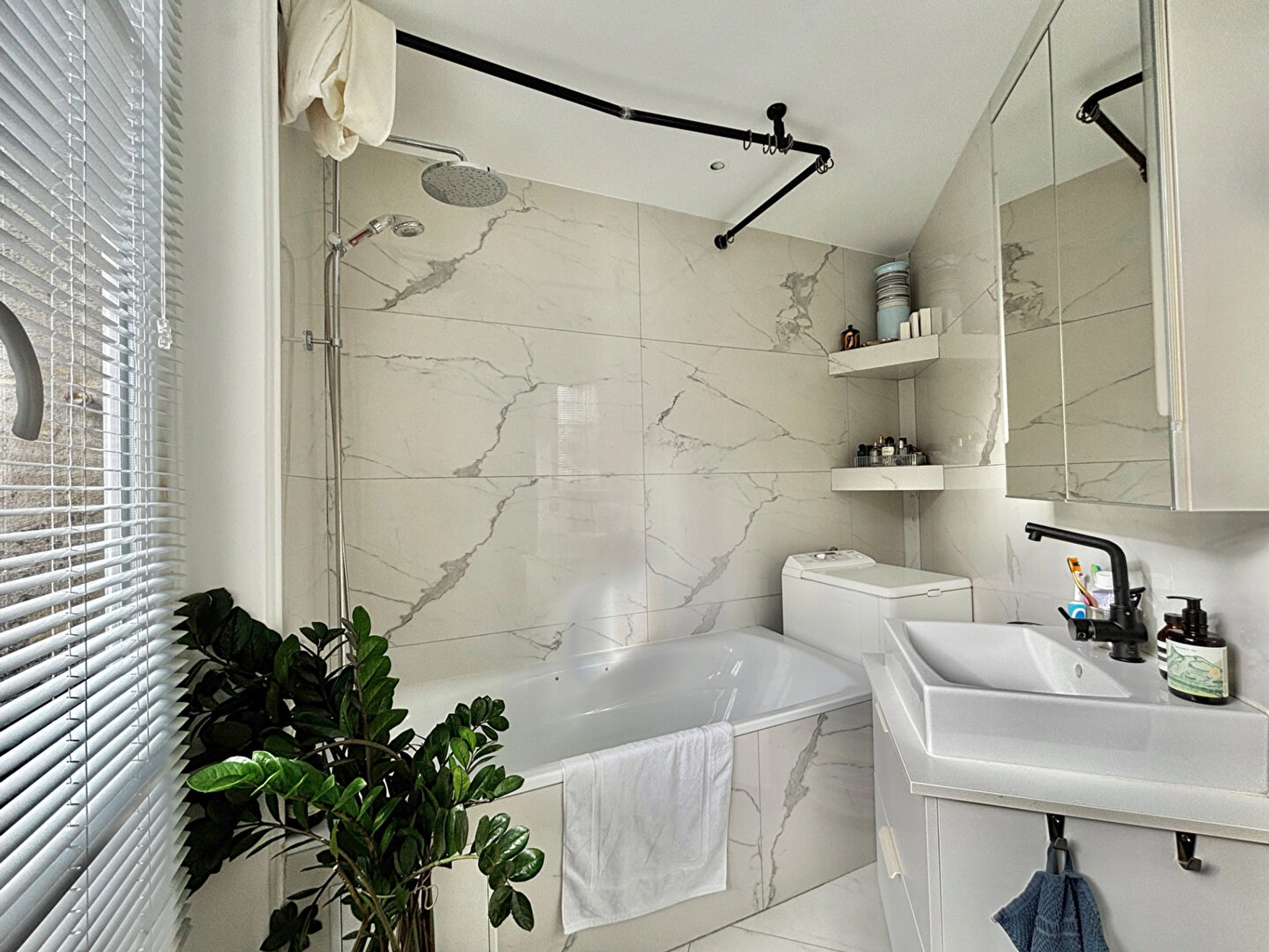 PARIS 10EME - LOUIS BLANC 5