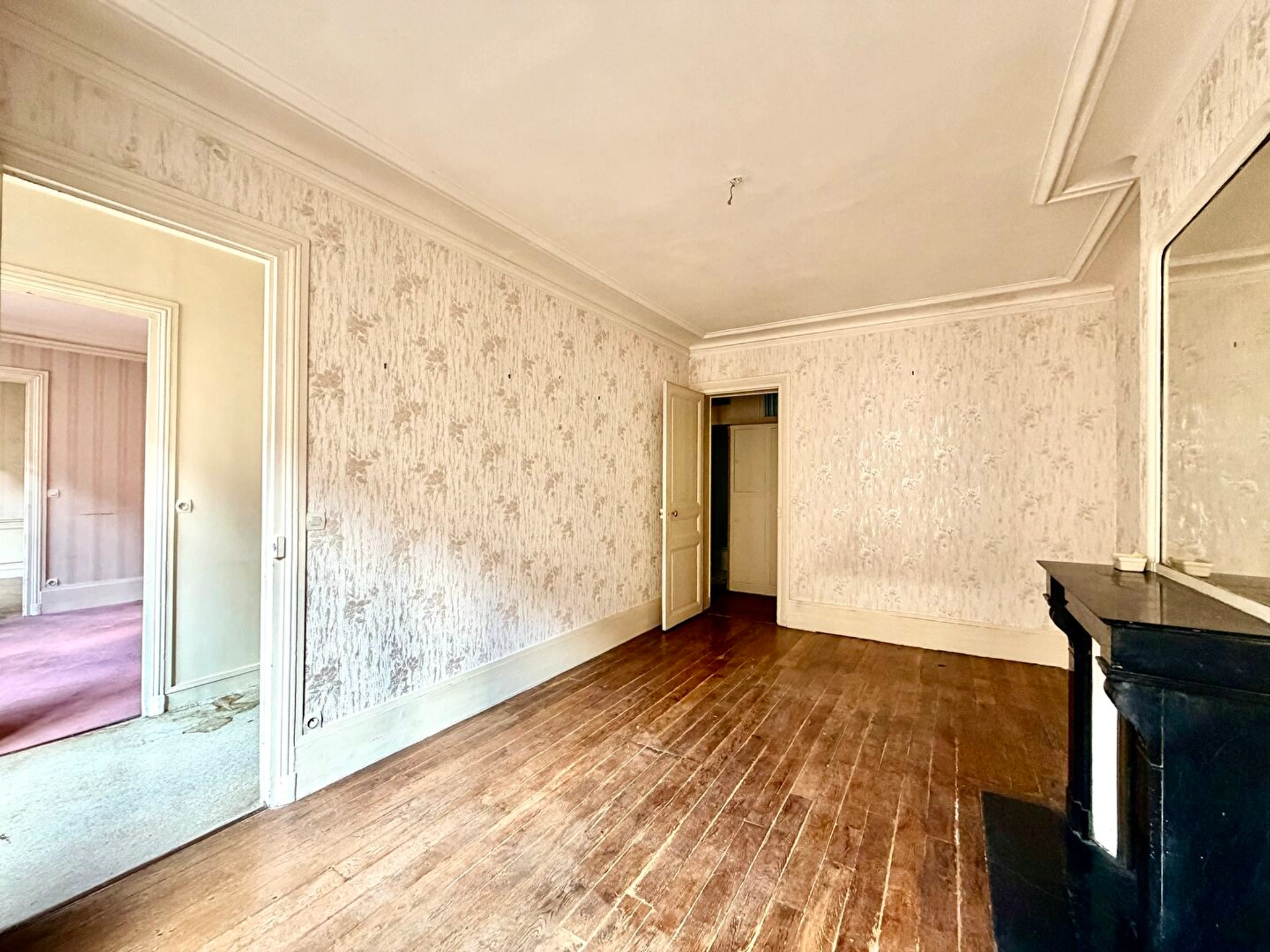 RUE PHILIPPE DE GIRARD - 75010 PARIS. 9
