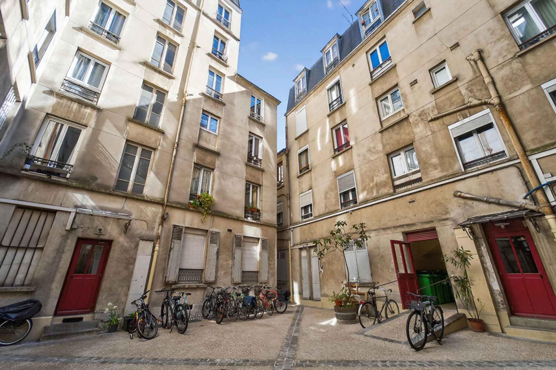 PARIS 10 - Rue du Chateau Landon 14
