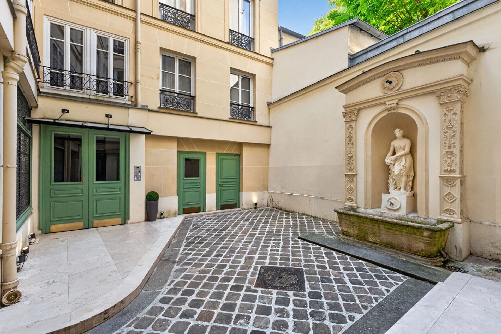 PARIS 6EME - RUE SAINT ANDRE DES ARTS 11