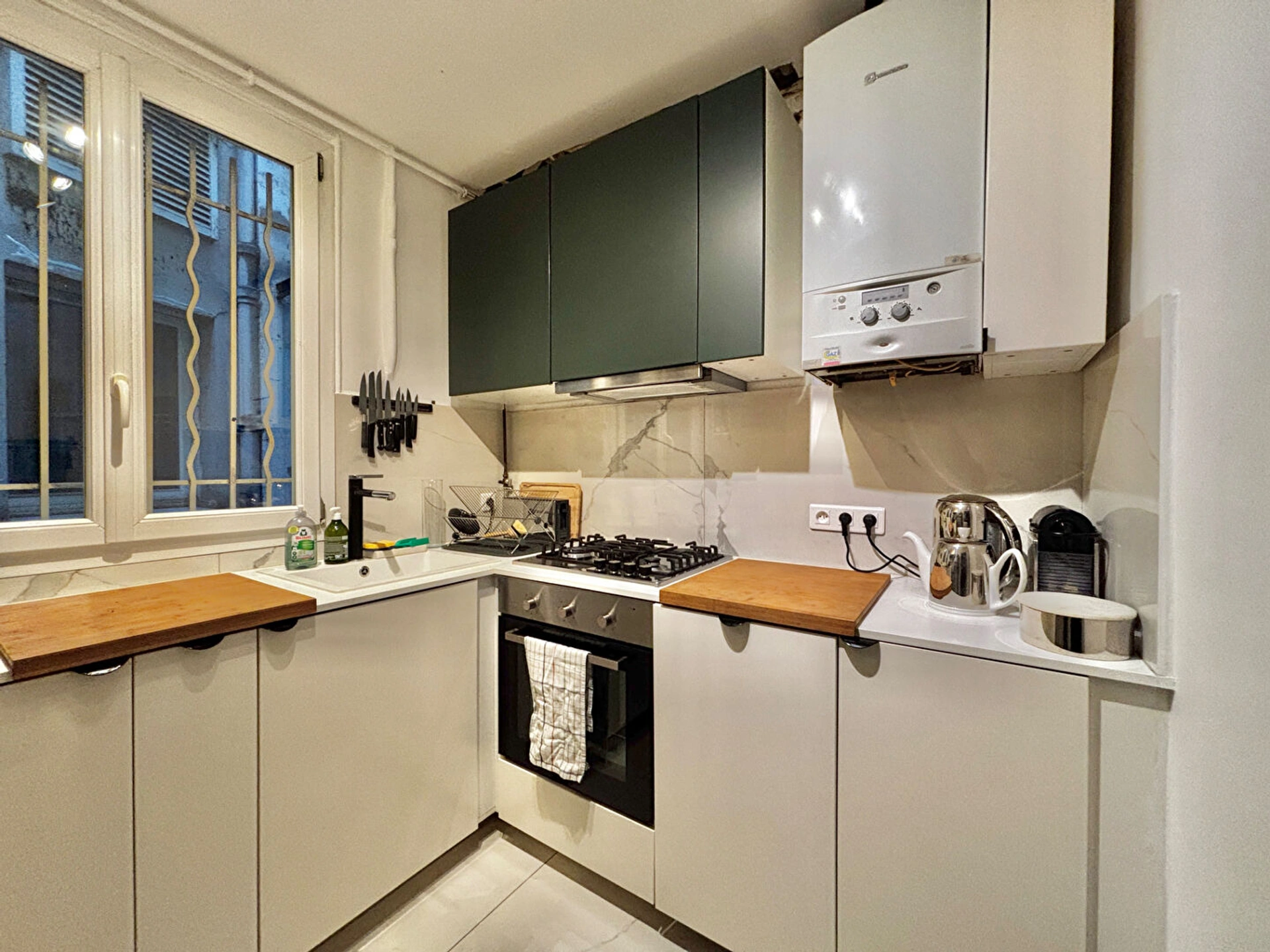 PARIS 10EME - LOUIS BLANC 6