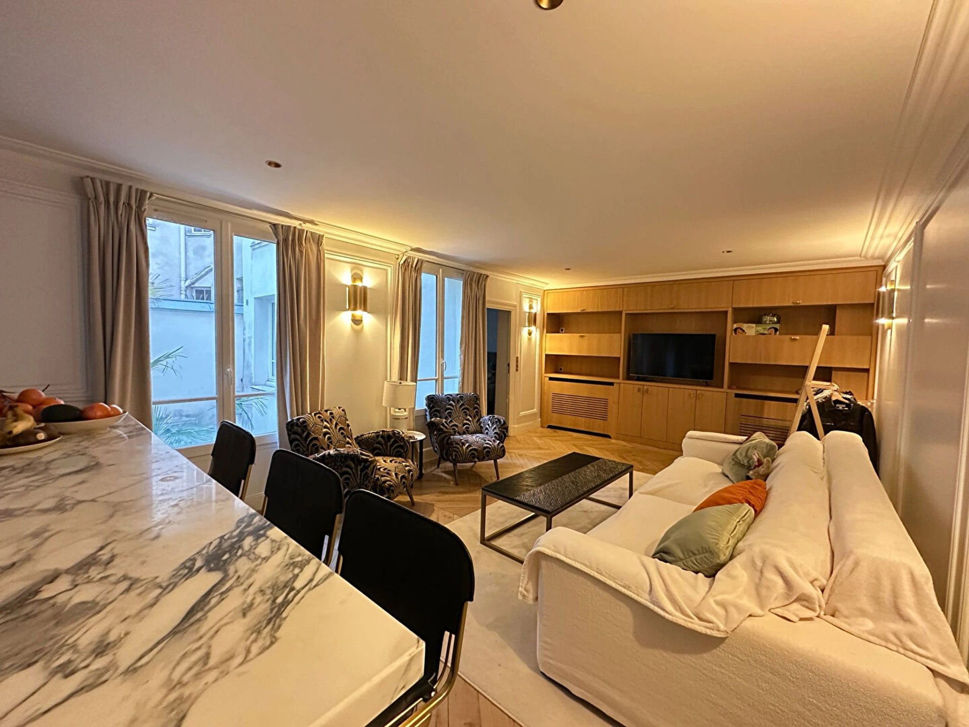 PARIS 6EME - SAINT ANDRE DES ARTS 3