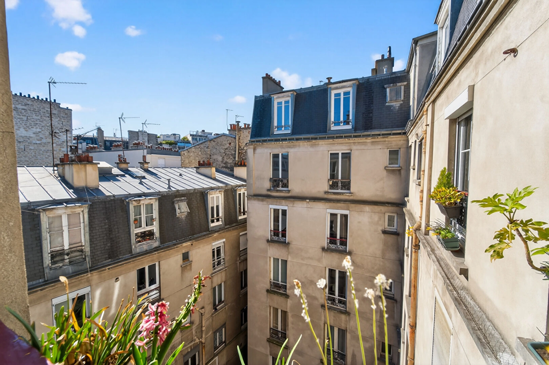 PARIS 10 - Rue du Chateau Landon 6