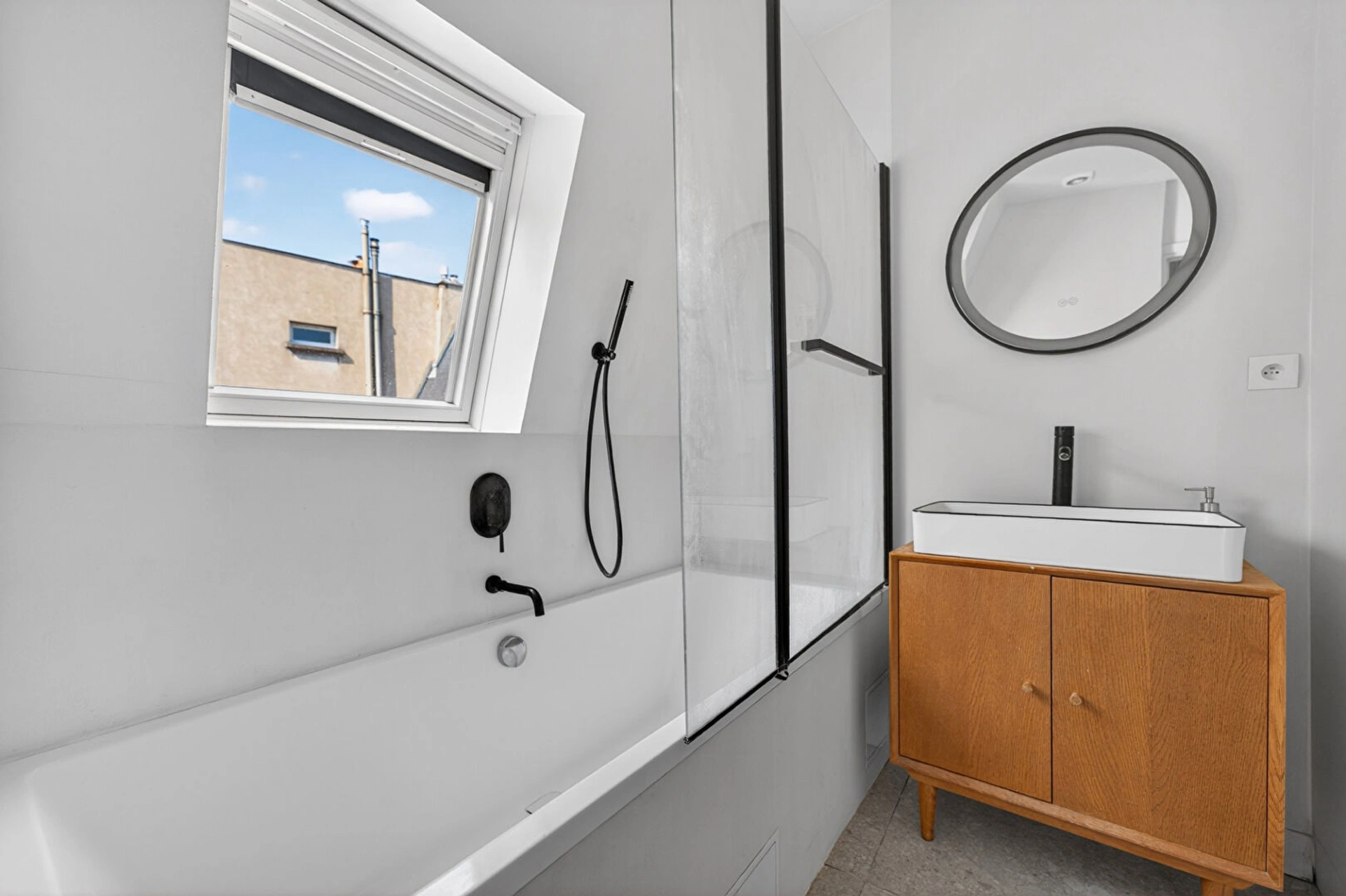 PARIS 10 - RUE DE ROCROY 8